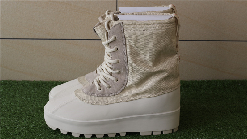 Adidas Yeezy 950 Duck Boost PeyoteTurtle DoveWhite